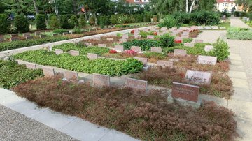 Blick auf Gräberfeld