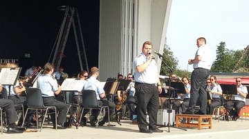 Benefiz-Konzert Ueckermünde 2024 - Heeresmusikkorps Neubrandenburg mit Gesangseinlage "Peter Maffay"