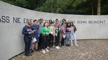 Teilnehmer Kidcamp Golm 2021 - Bericht über Ihre Arbeit auf der Kriegsgräberstätte