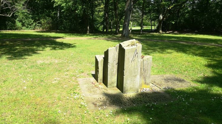 Blick auf das Kriegsgräberfeld "Grünes Tal"