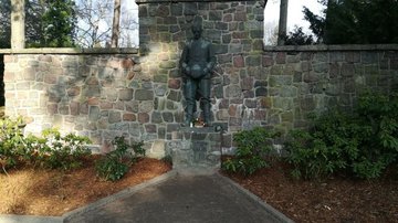 Kriegsgräberanlage I. WK - Alter Friedhof Schwerin, Soldatenplastik von Wilhelm Wandschneider