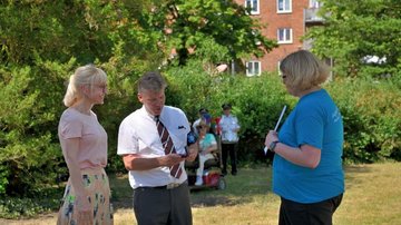 Ehrung - Stephanie Roth für langjährige Mitarbeit im JAK Vorstand