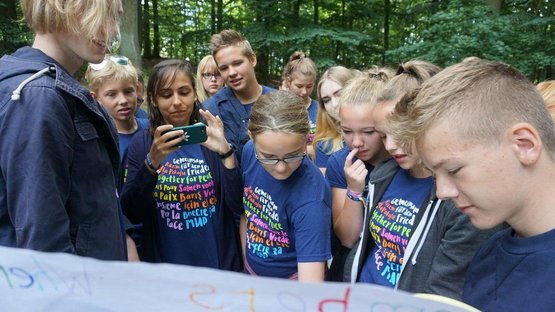 Vom 2. bis zum 12. August leitet Nadine Karimanovic (Dritte von links) das Workcamp auf dem Golm. Workcamp 2018