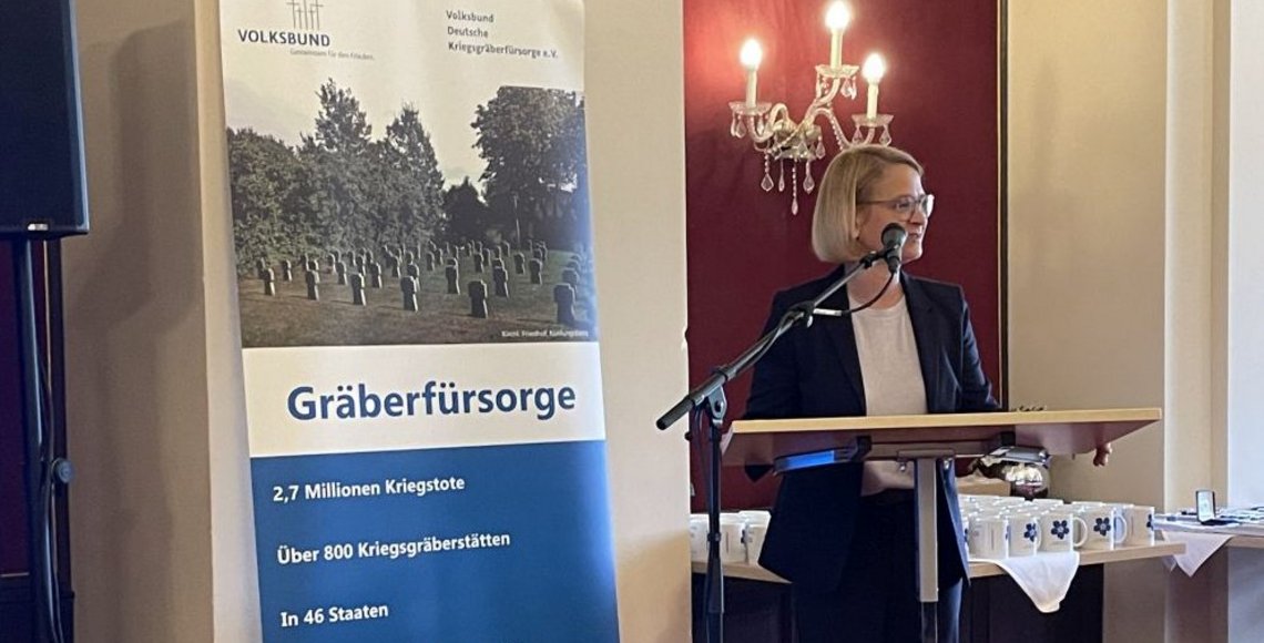 Frau Birgit Hesse, Präsidentin Landtag M-V begrüßt unsere zu ehrenden Gäste